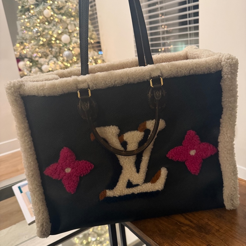 Louis Vuitton 2020 Monogram Teddy Shearling OnTheGo GM